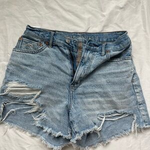 American Eagle 90s boyfriend shorts